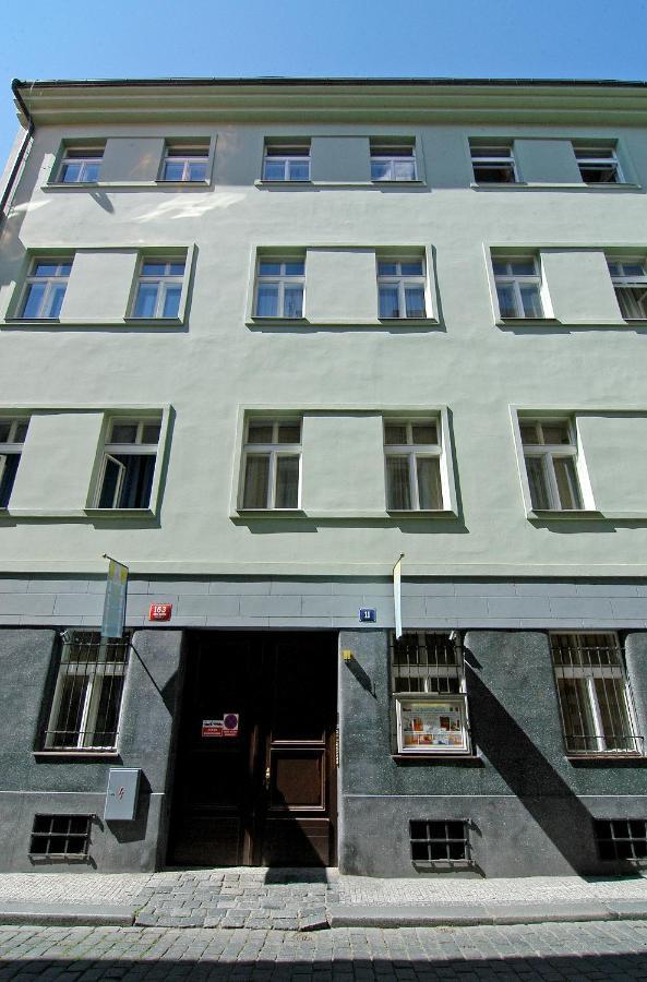 Residence La Familia Praga Esterno foto